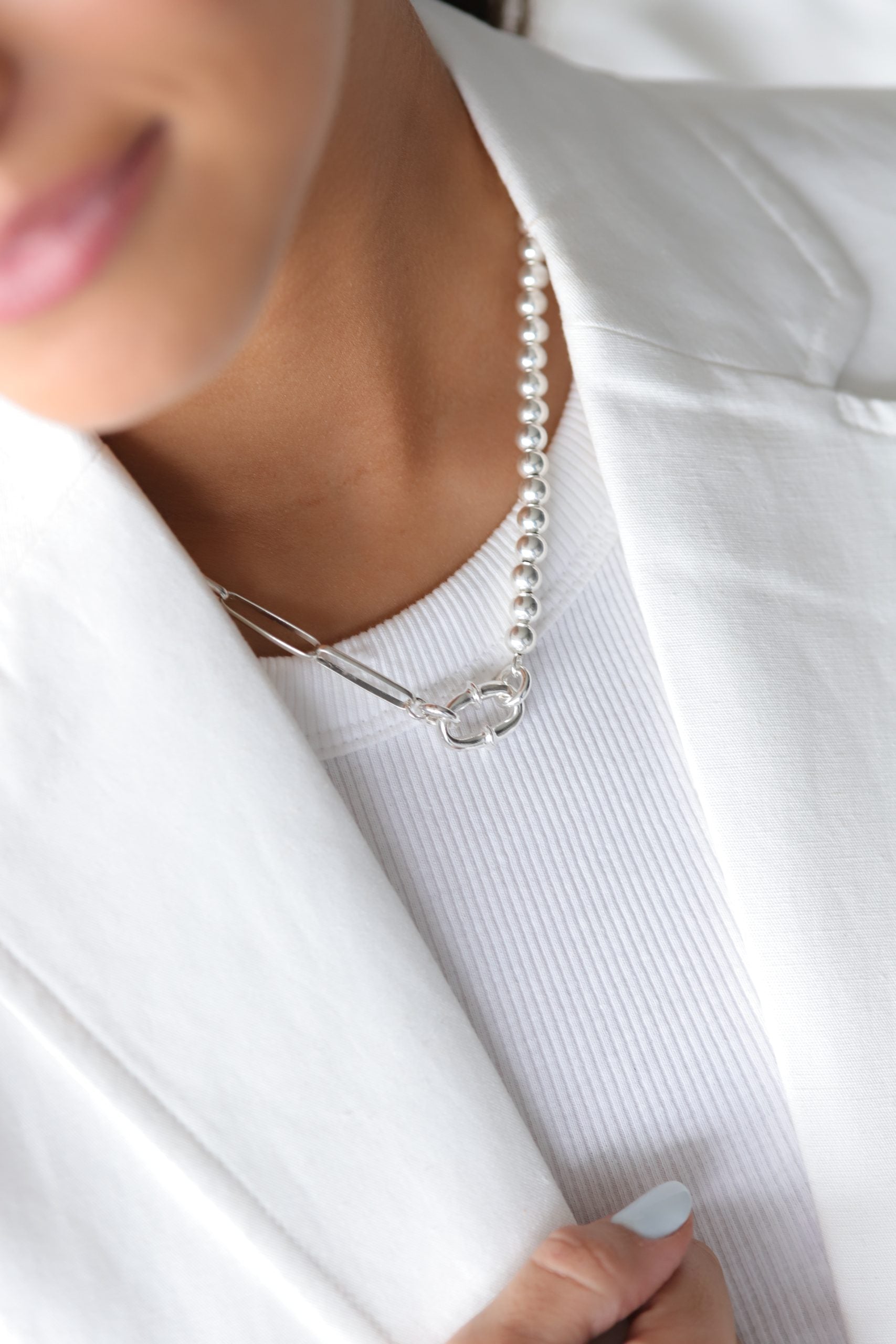 Collar Parisienne