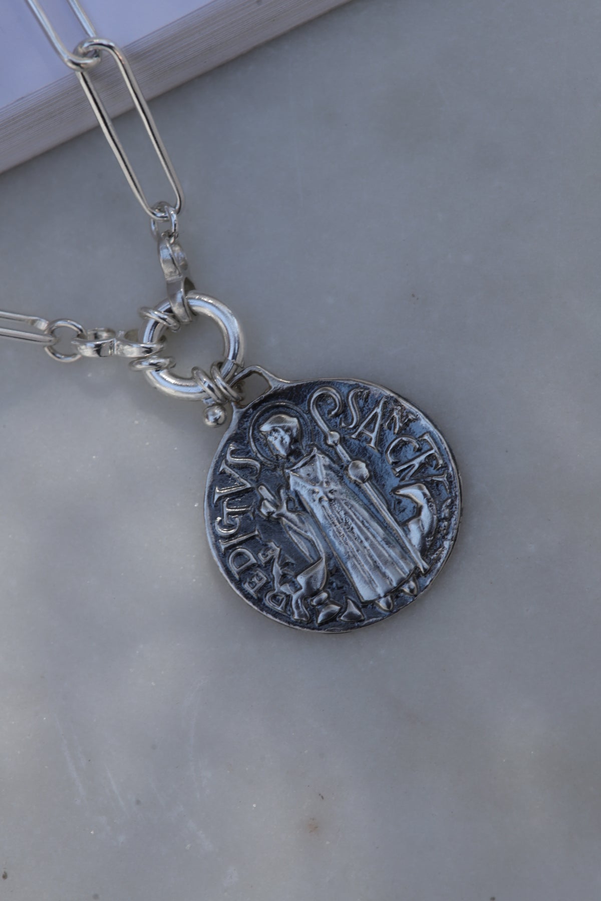 Collar San Benitus