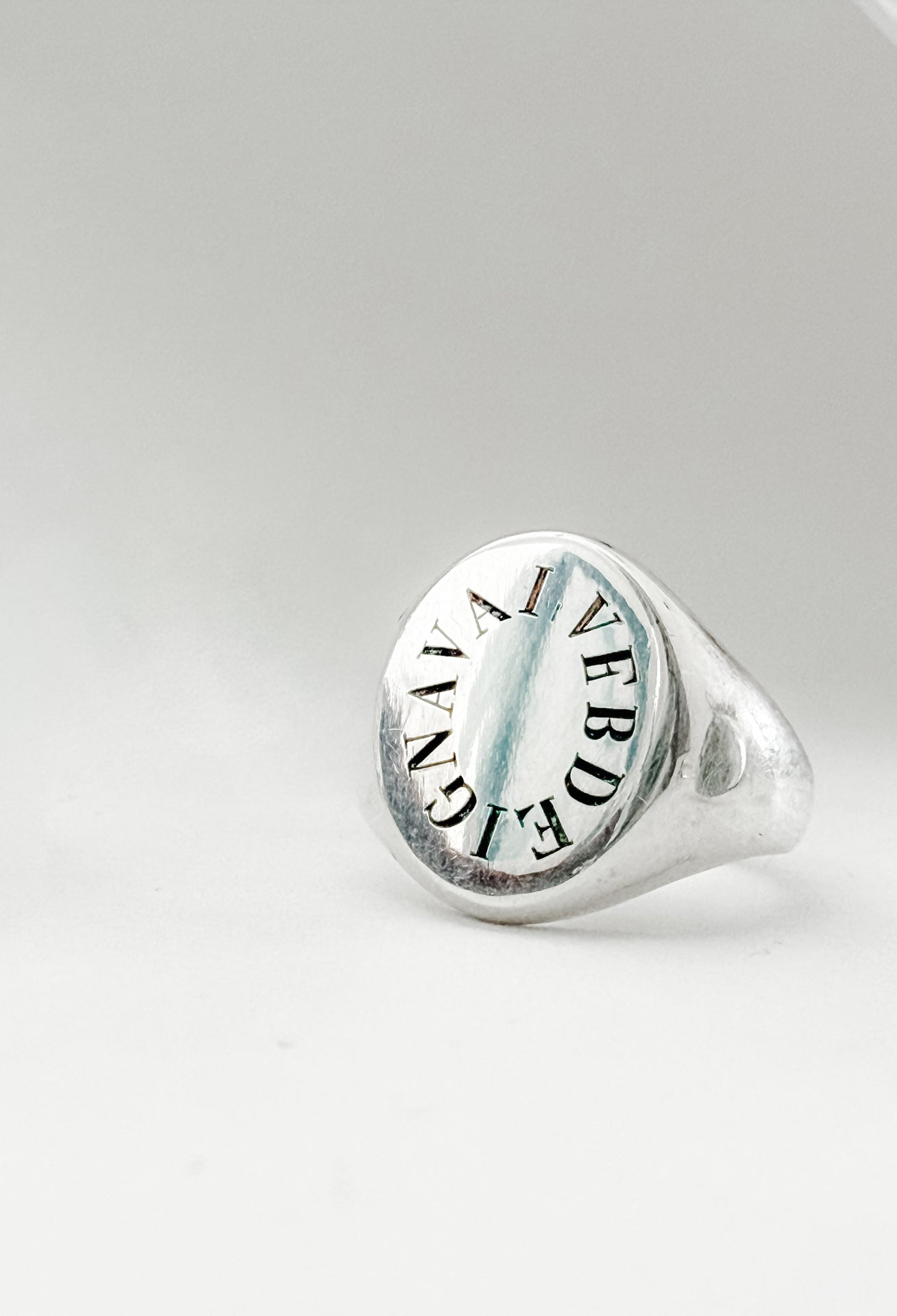 Anillo Chevalier Origen