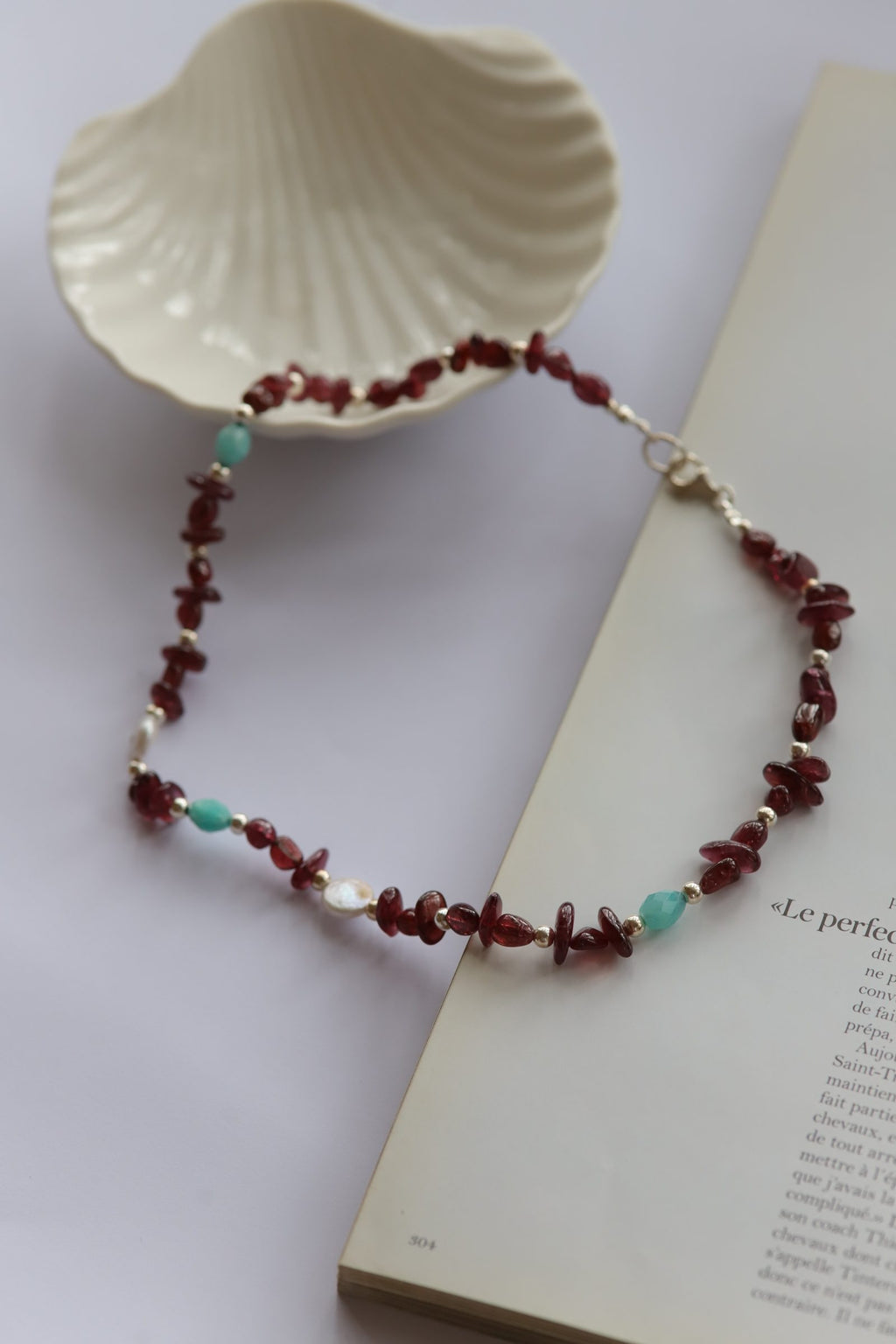 Collar brisa de granate