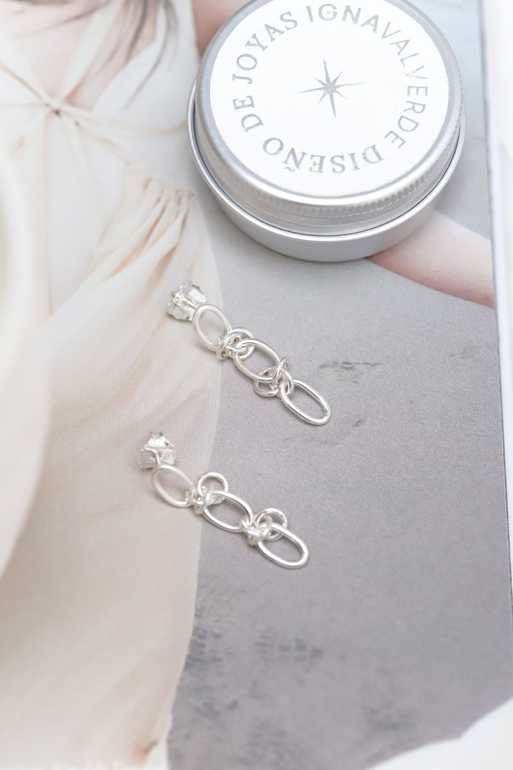Aros Lia Simple